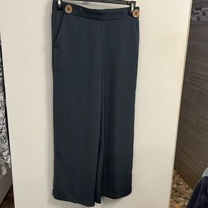 Wide leg pull on pants with front pockets